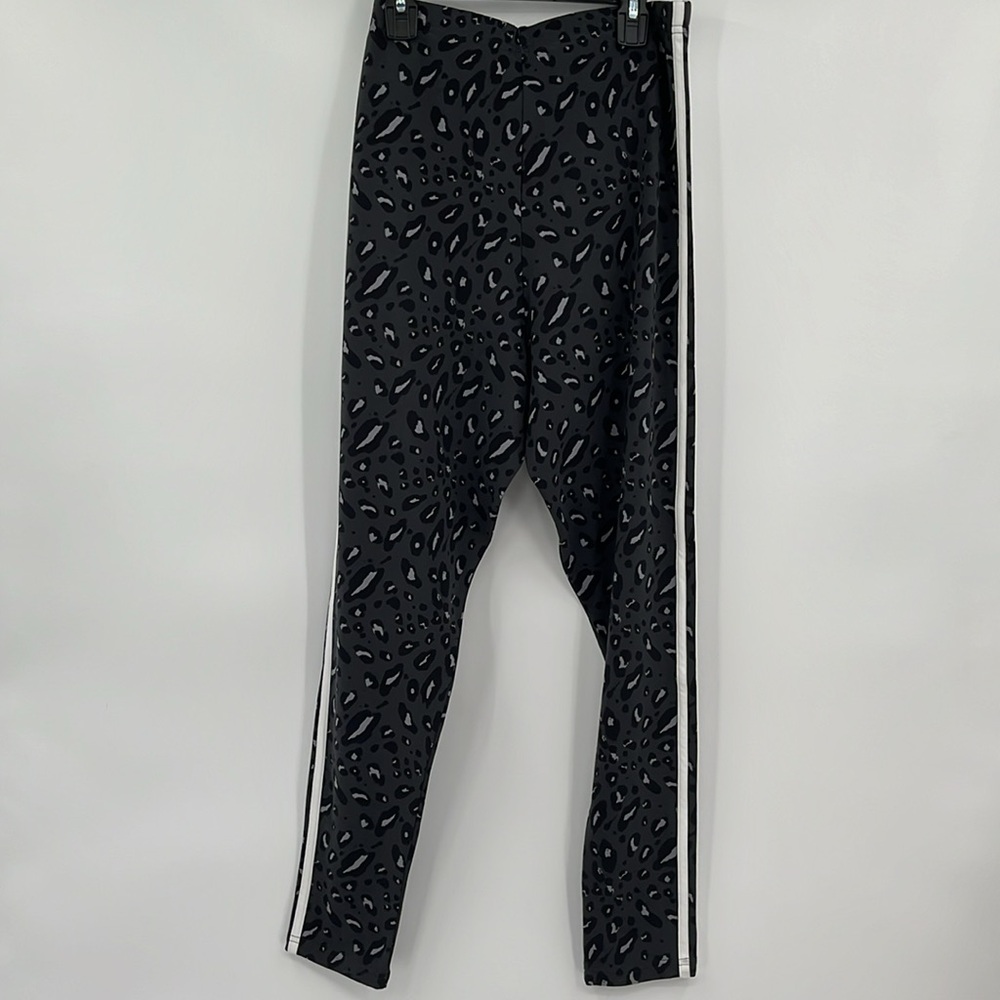 NWT ADIDAS LEOPARD PRINT LEGGINGS - Picture 6 of 13
